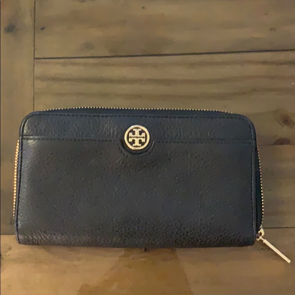 Tory Burch black wallet